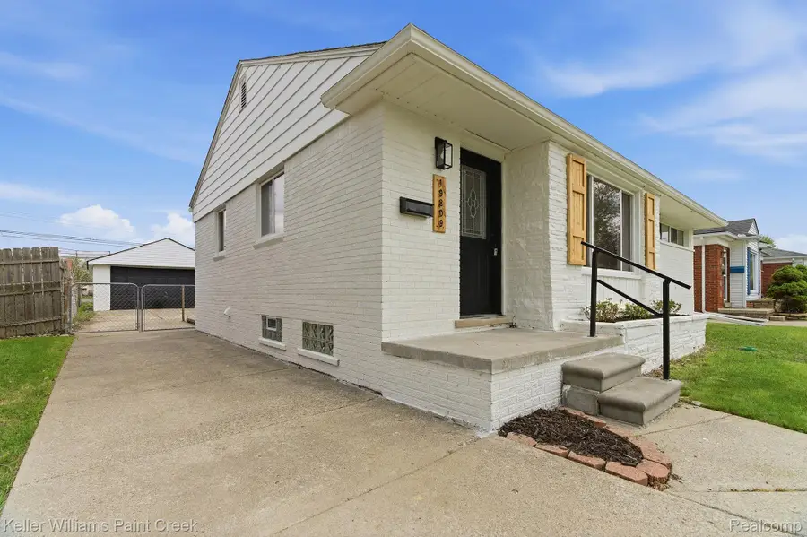 19809 Shady Lane Avenue, Saint Clair Shores, MI 48080 - #3