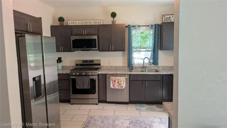 301 Mill Street, Flushing, MI 48433 - #2