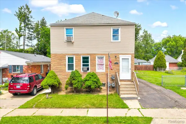 2180 Olive Avenue, LincolnPark, MI 48146