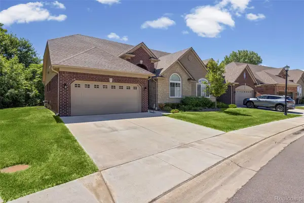 30289 Berghway Trail, Warren, MI 48092