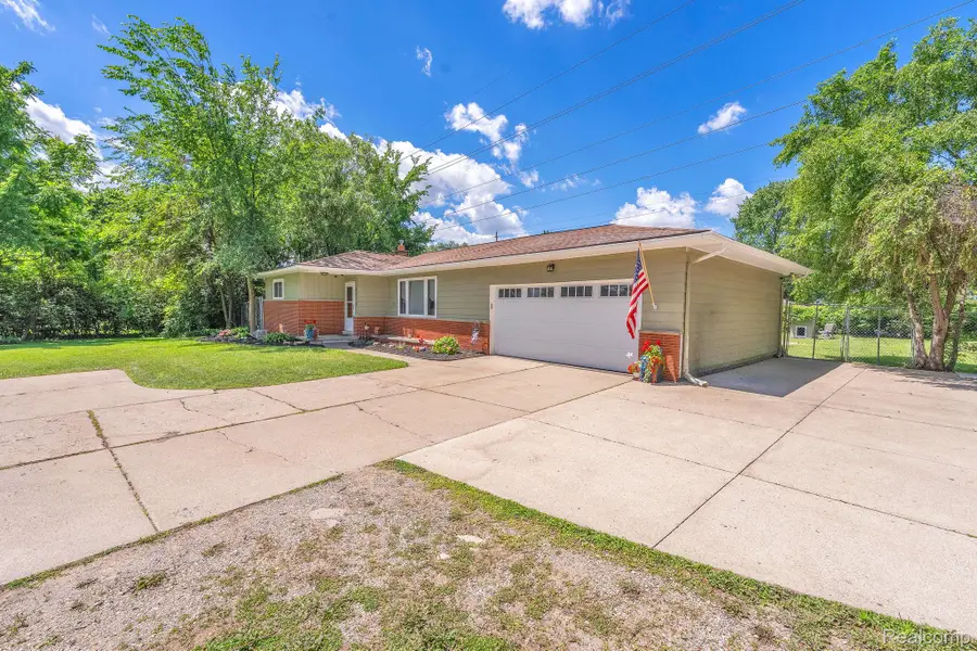 8016 Pardee Road, Taylor, MI 48180 - #3