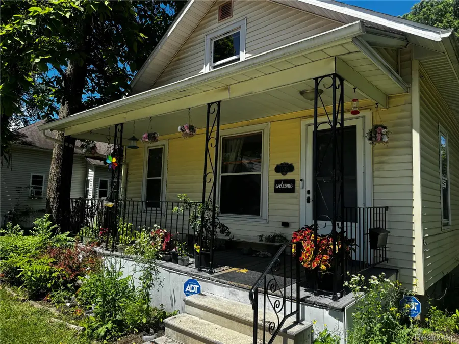 1308 W Genesee Avenue, Saginaw, MI 48602 - #2