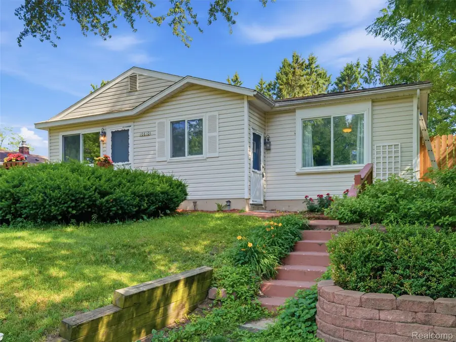 10610 Estola Avenue, White Lake, MI 48386 - #2