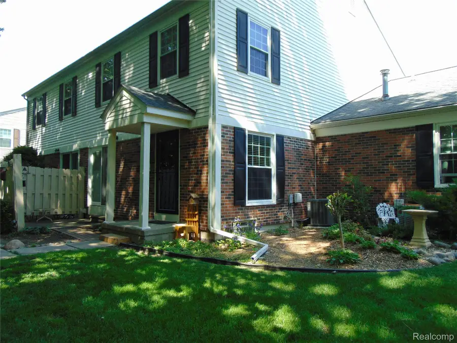 44167 Providence Drive #326, Clinton, MI 48038 - #2