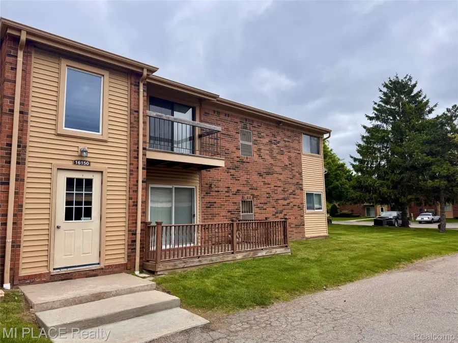16150 Clarkson Drive #13, Fraser, MI 48026 - #2