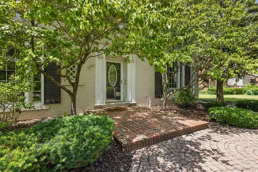 1051 Devonshire Road, Grosse Pointe Park, MI 48230 - #2