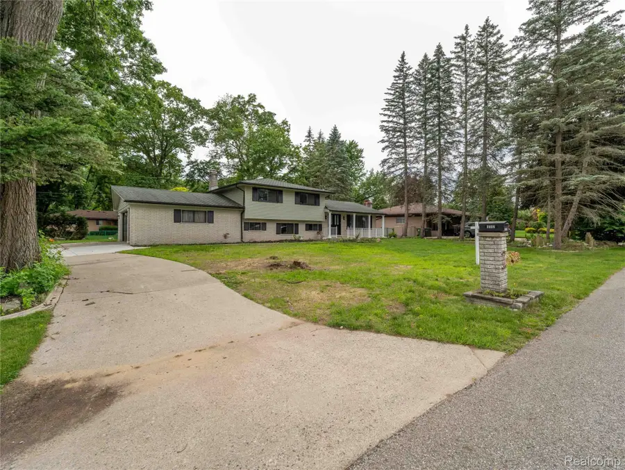 6742 Canterbury Court, Shelby, MI 48316 - #3