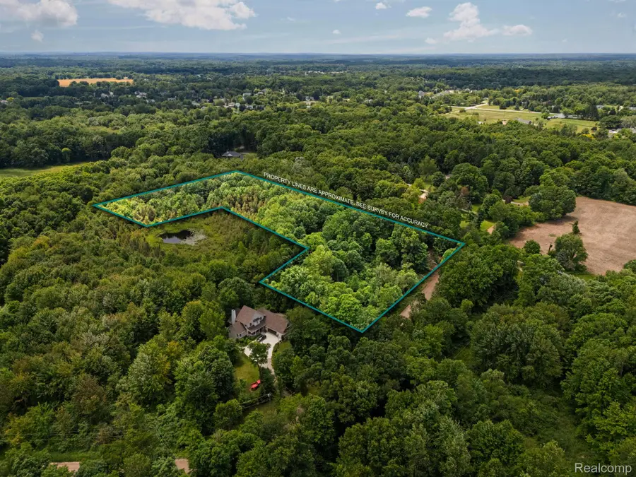 00 Brighton, Howell, MI 48843 - #2