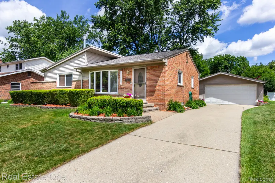 220 Winry Drive, Rochester Hills, MI 48307 - #3
