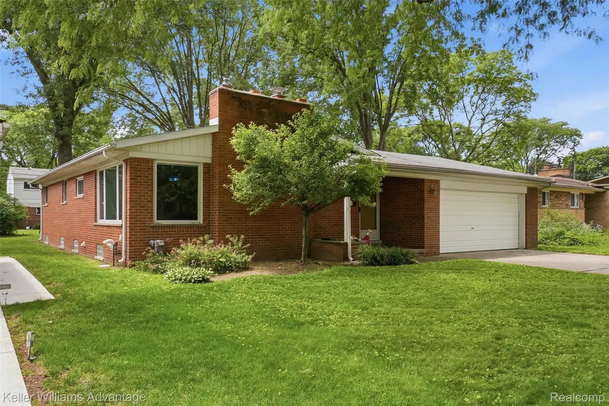 33007 Grennada Street, Livonia, MI 48154 - #1