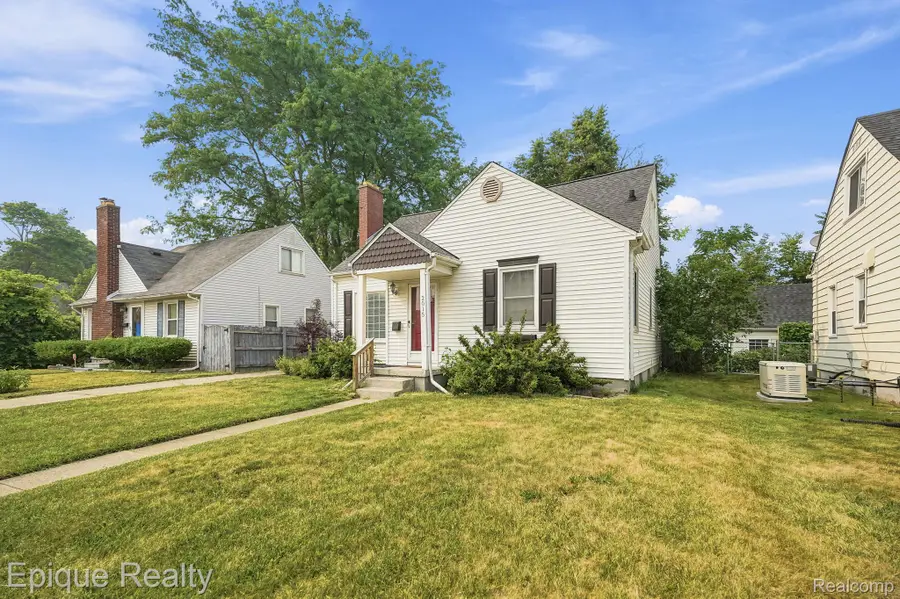 2015 Gold Avenue, Flint, MI 48503 - #3