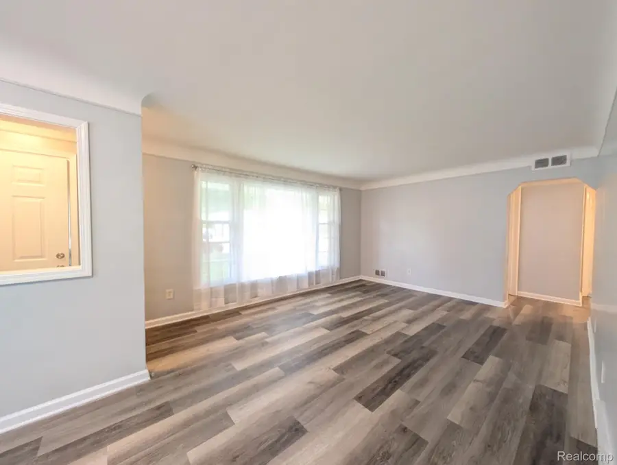 3613 Cherokee Avenue, Flint, MI 48507 - #3