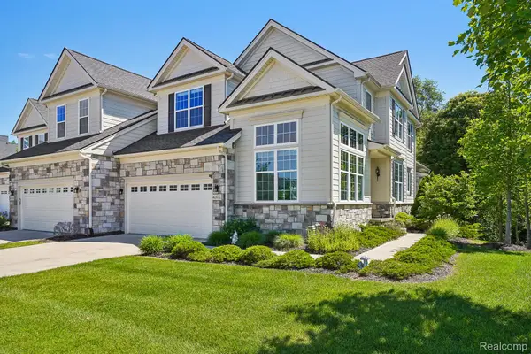 42832 Cardinal Way, Novi, MI 48375