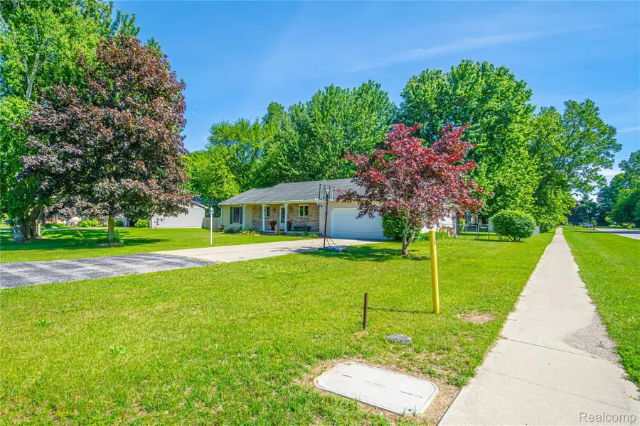 3241 Simpson Road, Fort Gratiot, MI 48059 - #3
