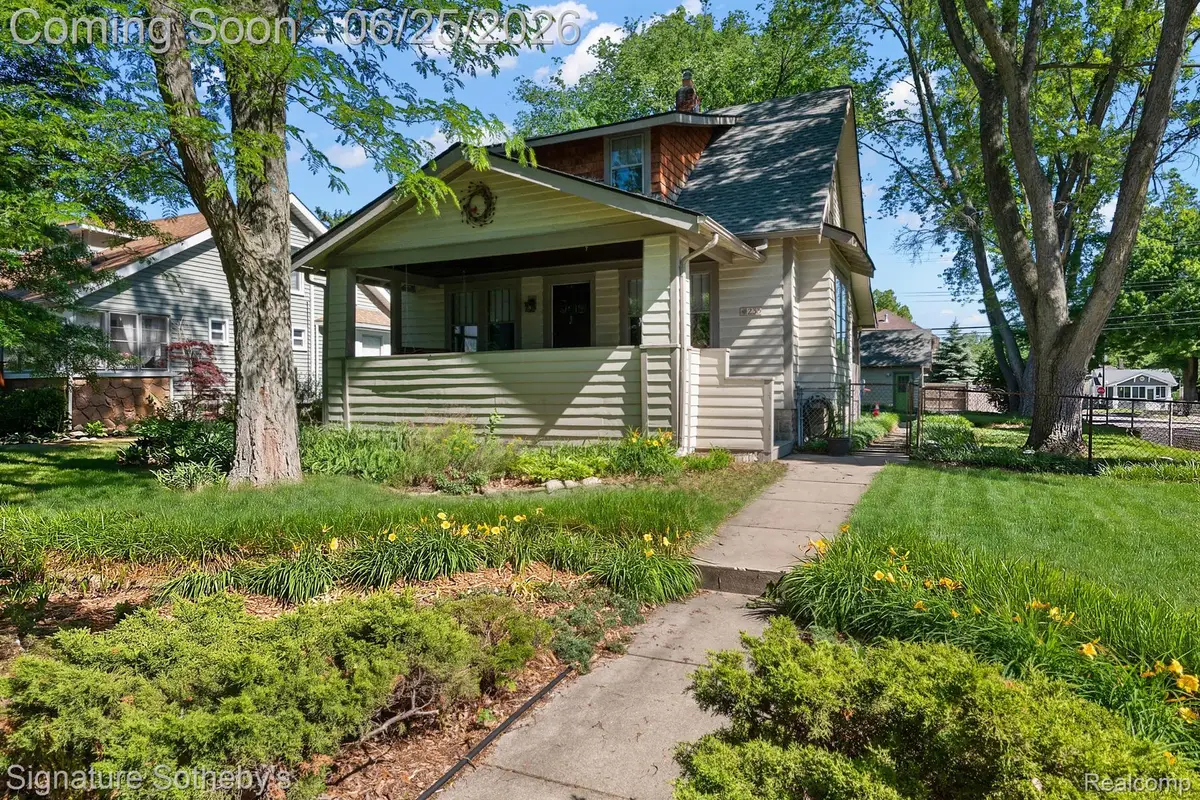 233 E Farnum Avenue, Royal Oak, MI 48067 - #1