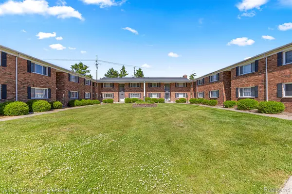 31831 Grand River Avenue #33, Farmington, MI 48336