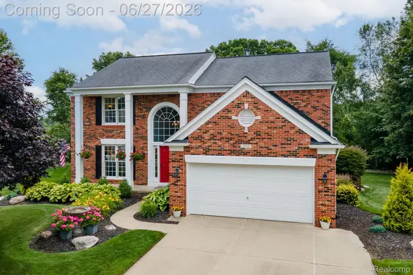 3715 Rolling Hills Court, LakeOrion, MI 48359