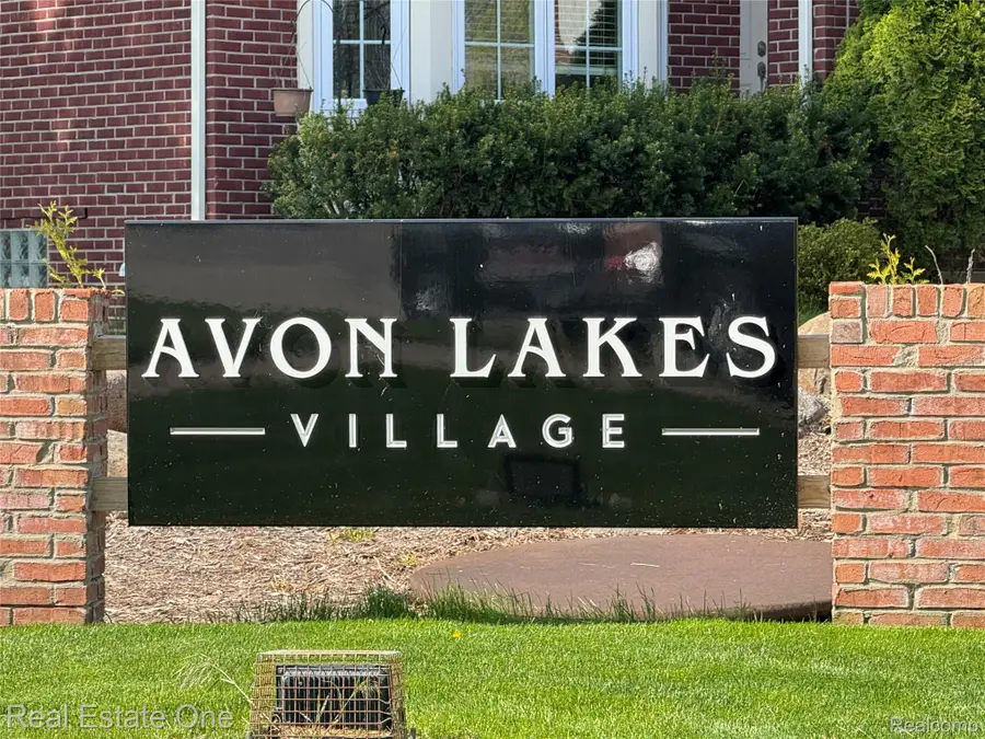 1668 S Shore Drive, Rochester Hills, MI 48307 - #3