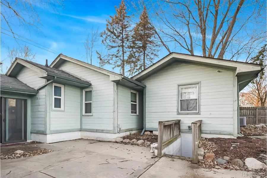 5336 Mansfield Avenue, Sterling Heights, MI 48310 - #2