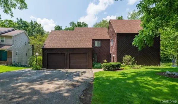 279 B Fairway Court, Plainwell, MI 49080