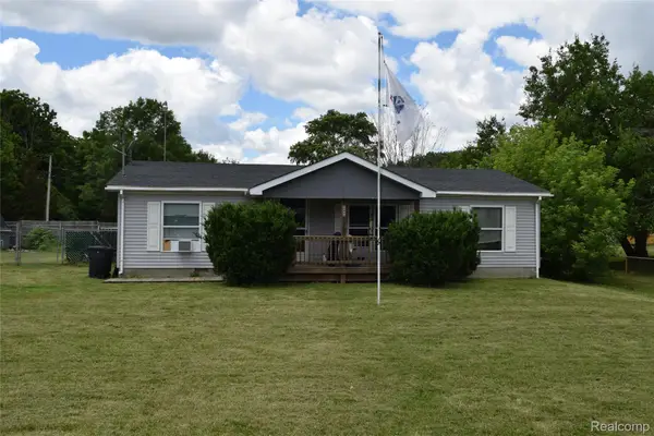 2140 S Dye Road, Flint, MI 48532