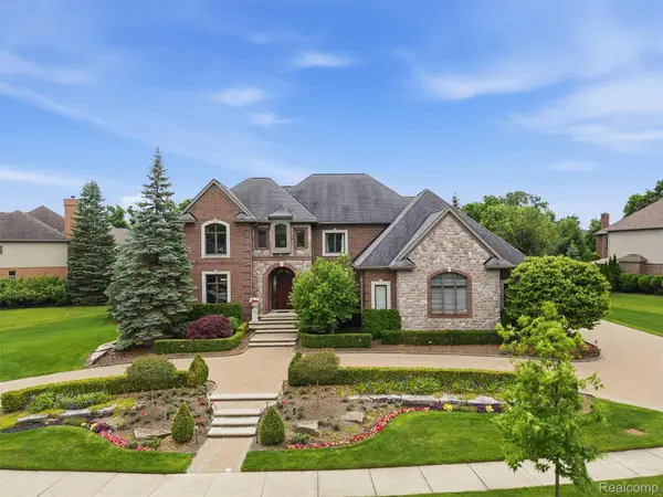 21081 Equestrian Trail, Northville, MI 48167