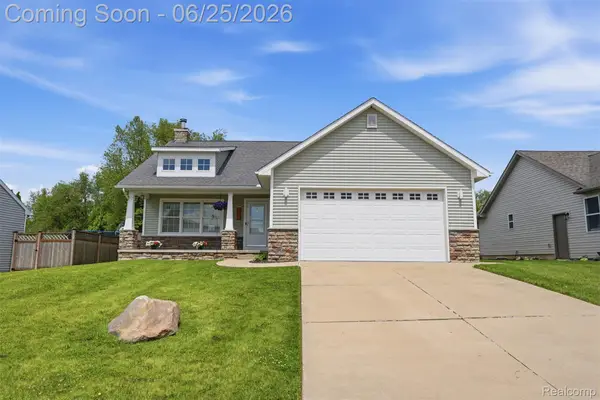 3477 Amber Oaks Drive, Howell, MI 48855
