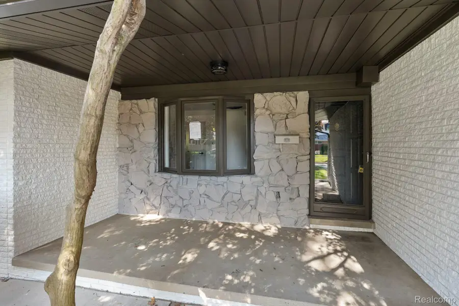 31031 Champine Street, Saint Clair Shores, MI 48082 - #3