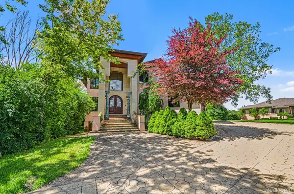 5045 Karachi Street, WestBloomfield, MI 48322