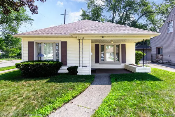 7332 N Vernon Street E, DearbornHeights, MI 48127
