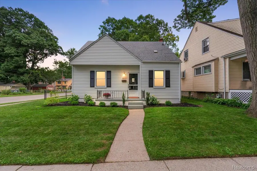 603 S Vermont Avenue, Royal Oak, MI 48067 - #2