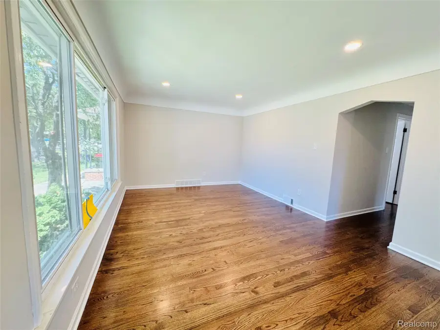 7751 Cortland Avenue, Allen Park, MI 48101 - #3