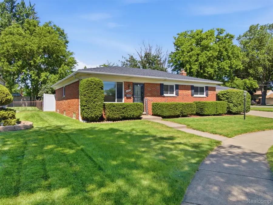 40963 Flagstaff Drive, Sterling Heights, MI 48313 - #3