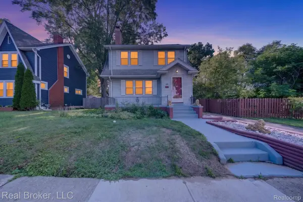 30 Dakota Street, Pontiac, MI 48341
