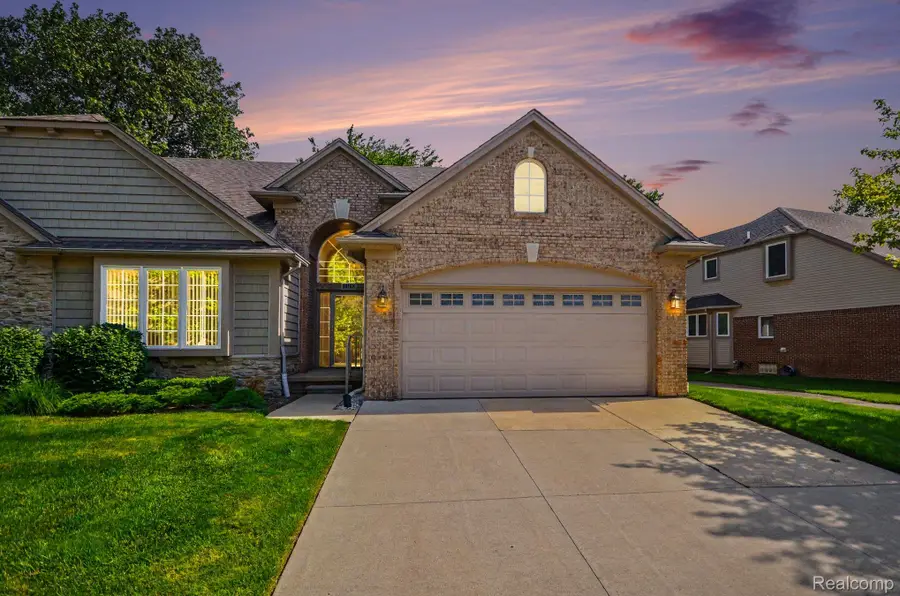 30268 Berghway Trail, Warren, MI 48092 - #2