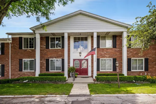 2426 Mulberry Square #55, BloomfieldHills, MI 48302