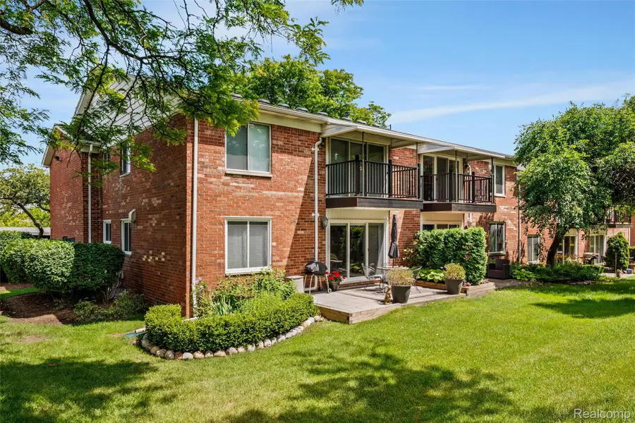 2426 Mulberry Square #55, Bloomfield, MI 48302 - #3