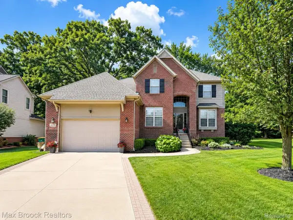 3238 Terra Court, Wixom, MI 48393