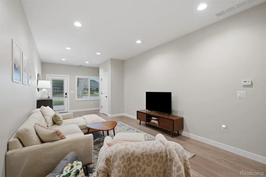 2535 Biddle Avenue, Wyandotte, MI 48192 - #3