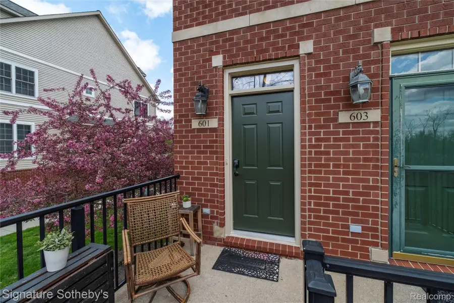 601 Village Lane, Milford, MI 48381 - #2