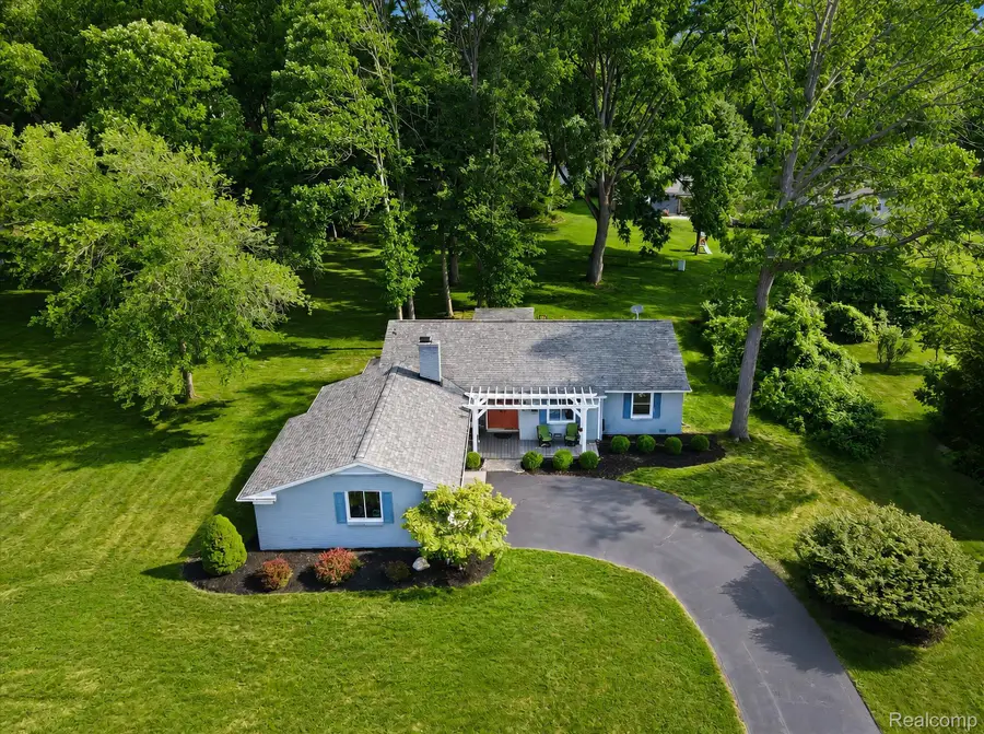 337 Beechview Drive S, Rochester, MI 48306 - #2