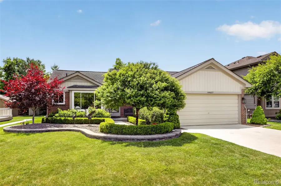 44637 Ridgefield Road, Canton, MI 48188 - #2