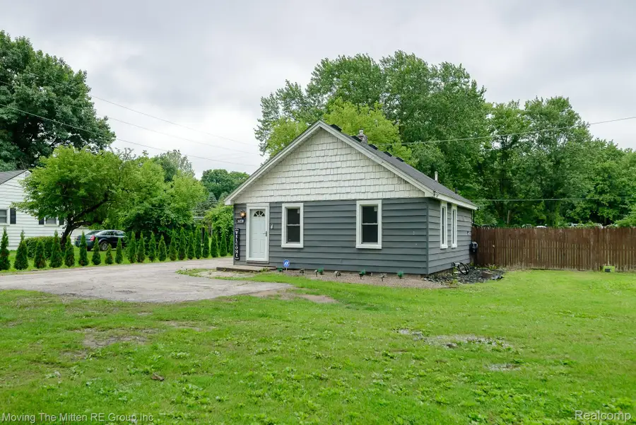 14220 Martinsville Road, Belleville, MI 48111 - #3