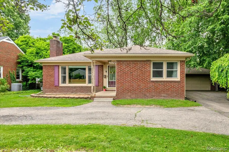 1179 Hampton Road, Grosse Pointe Woods, MI 48236 - #2