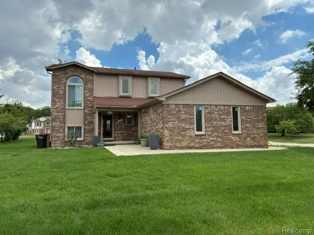 35616 Drake Drive, Sterling Heights, MI 48310 - #1