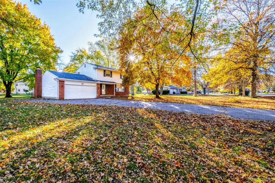 5297 Oaktree Drive, Flint, MI 48532 - #2