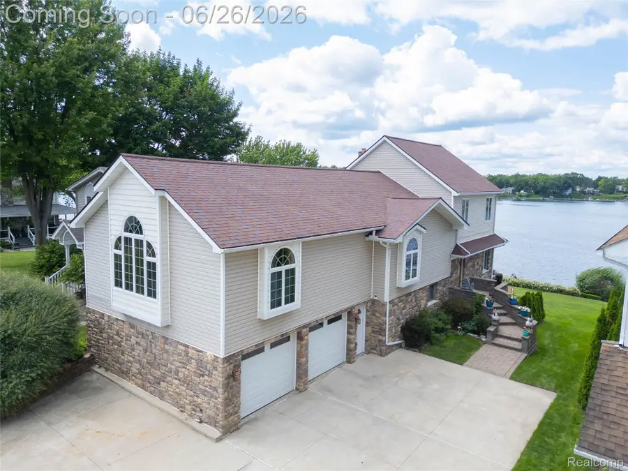 3160 Lexington Road, Waterford, MI 48328 - #3