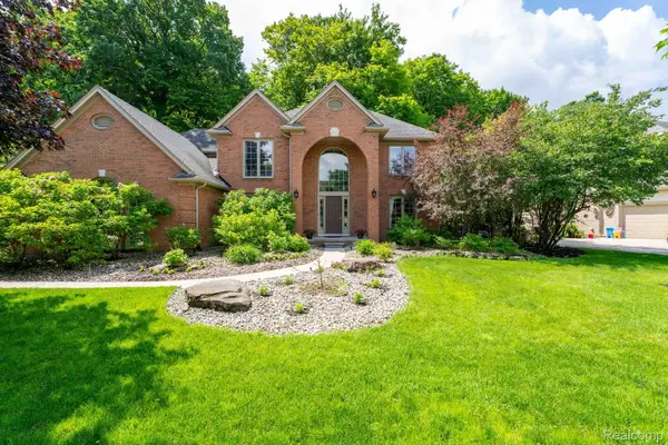 21596 Chase Drive, Novi, MI 48375