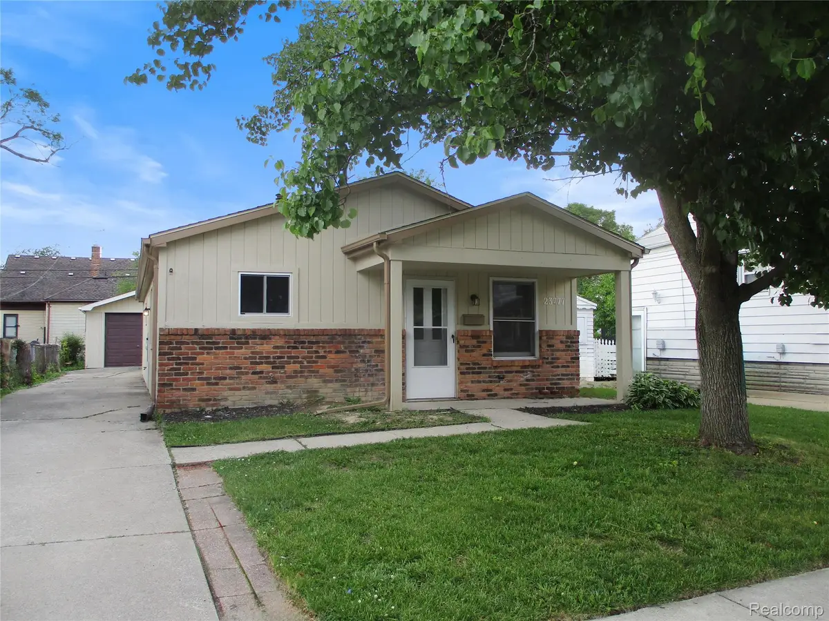 23777 Piper Avenue, Eastpointe, MI 48021 - #1