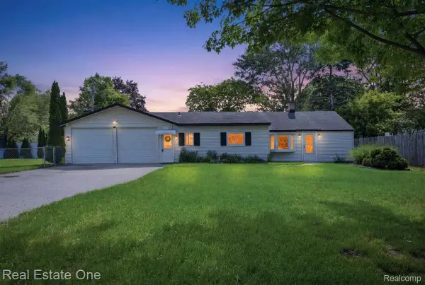 3003 Longview Avenue, RochesterHills, MI 48307